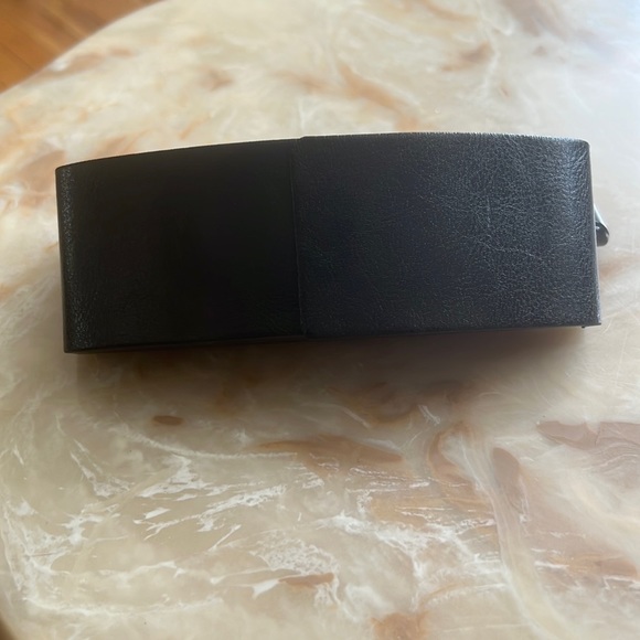 NWT black with a top opening eyewear case - Picture 2 of 6